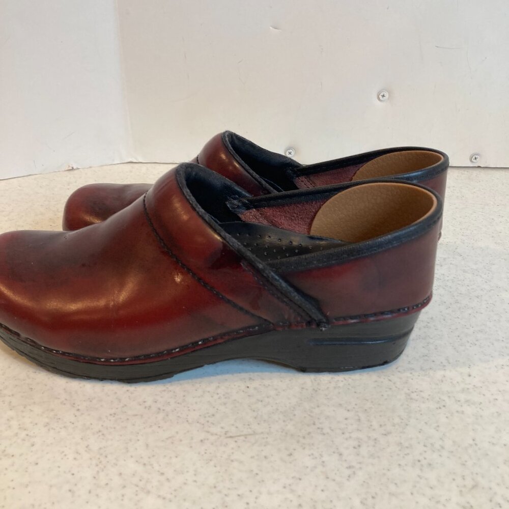 DANSKO WOMENS SLIP ON LEATHER CLOGS SIZE EU 39  US 8.5-9 - Picture 3 of 10